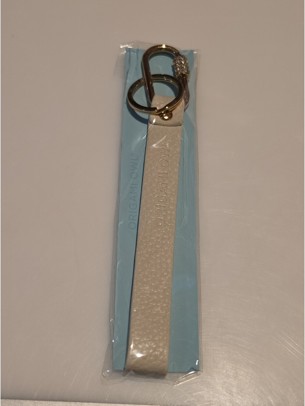 Origami Owl Keychain CN4042 Ivory With Gold